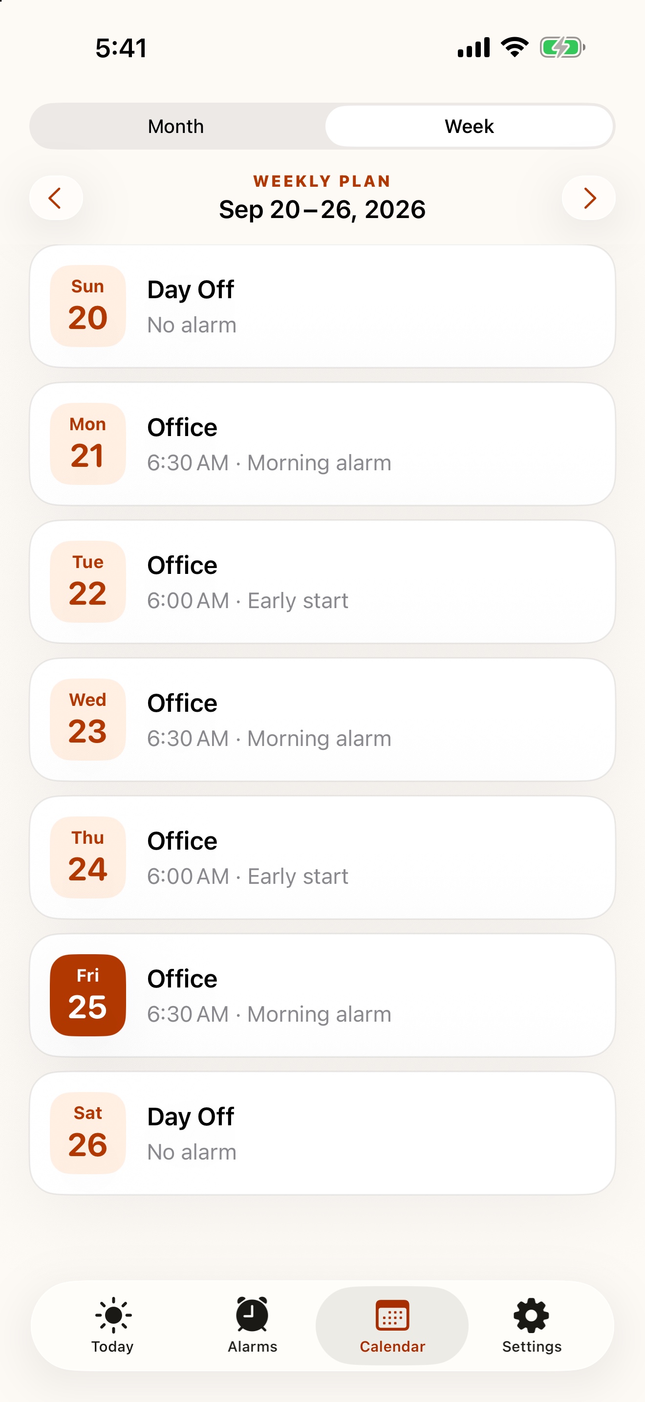 Weekly calendar view listing each day's type and planned alarms
